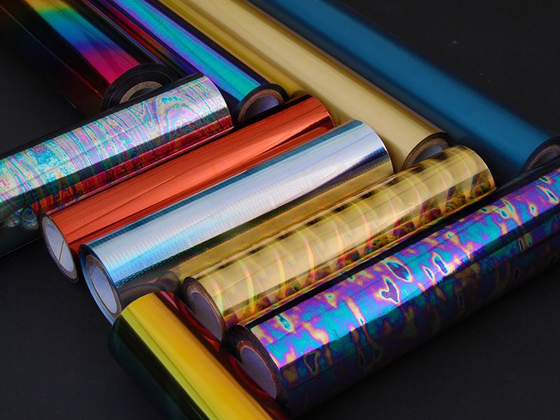 Metallization process is the key to the metallic luster of the foil paper.